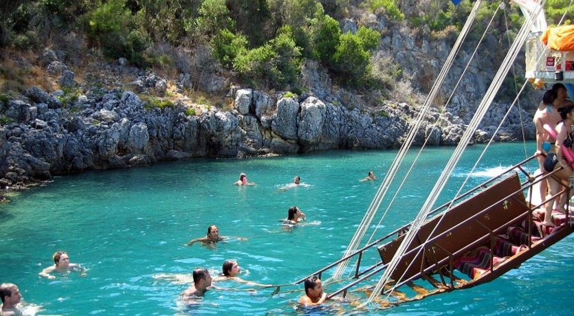 GÖCEK 'den Tam gün 12 Adalar Tekne turu ve Yuvarlakçay 