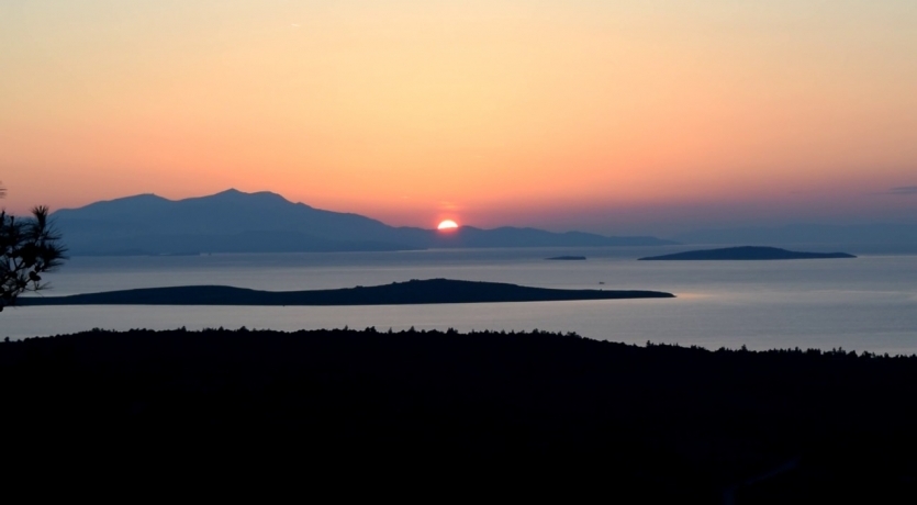 Foça - Cunda ( Alibey Adası ) - Şeytan Sofrası