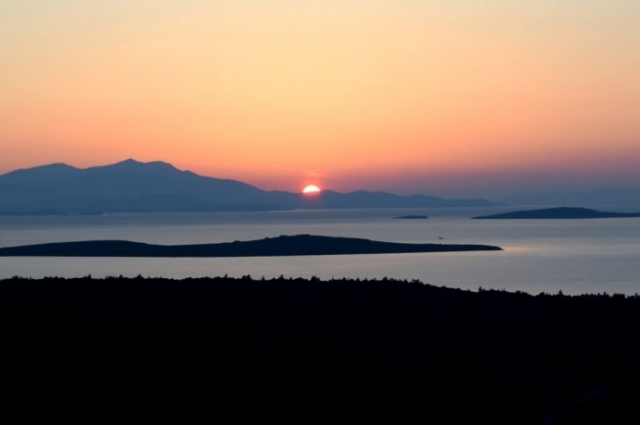 Foça - Cunda ( Alibey Adası ) - Şeytan Sofrası