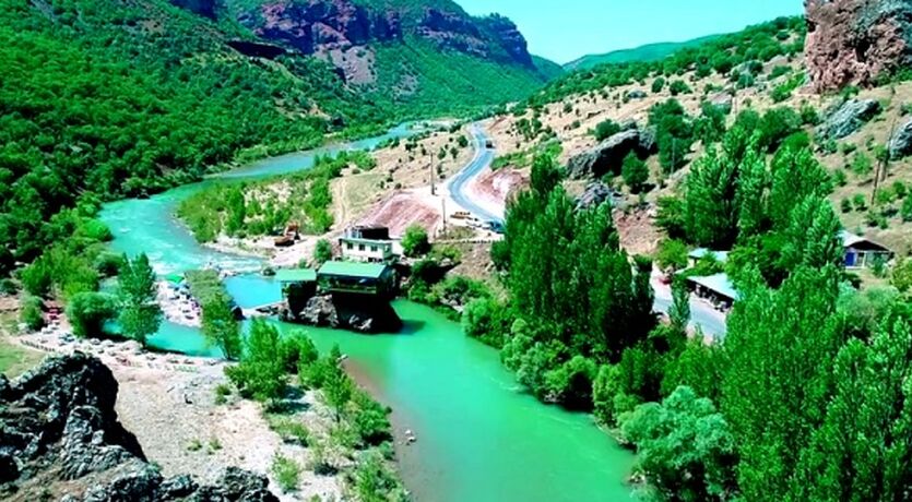 Bayram Tatili ...Uçaklı , Van - Tunceli - Elazığ - Malatya 